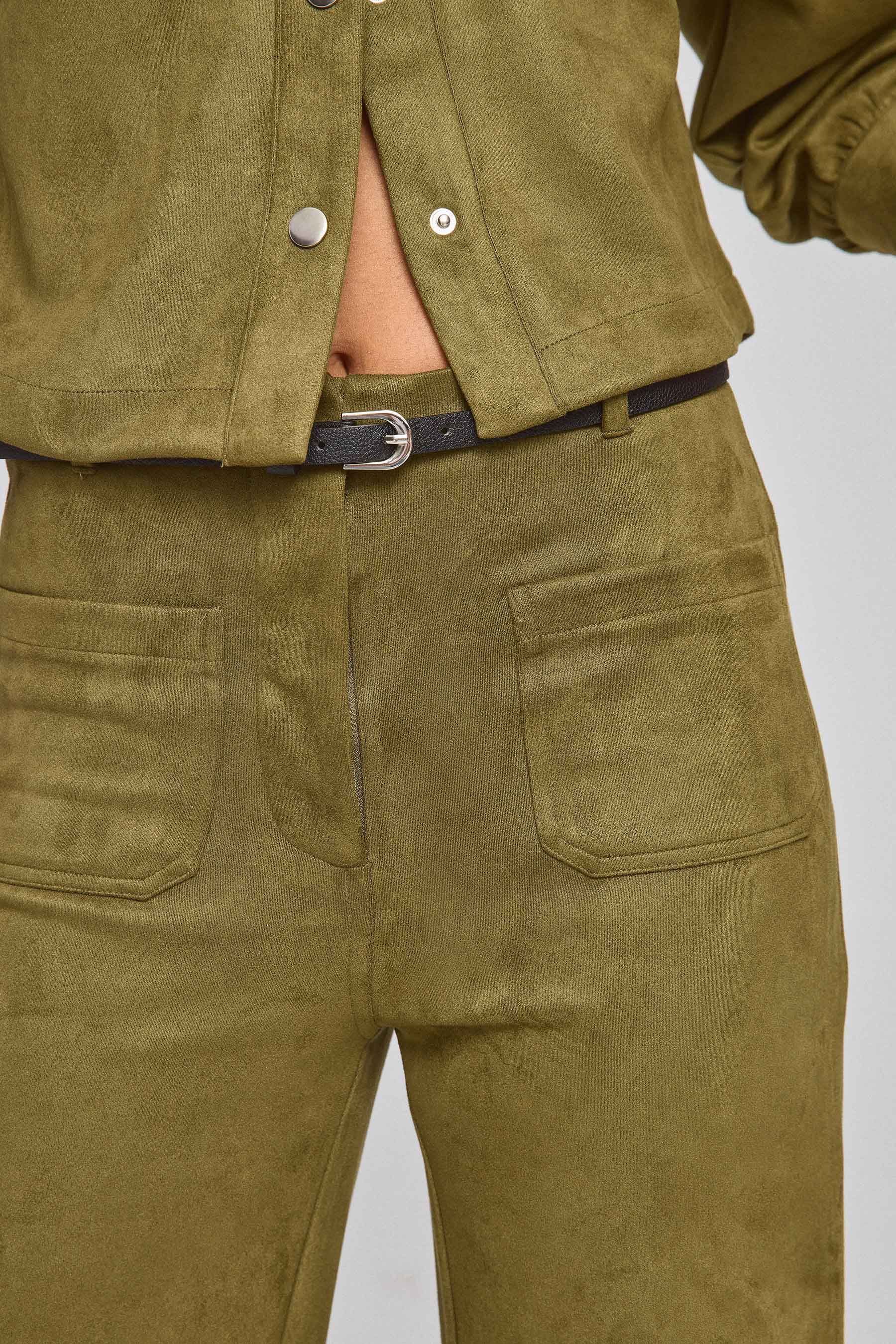 מכנסיים זמש עם חגורה דקה - Image 3